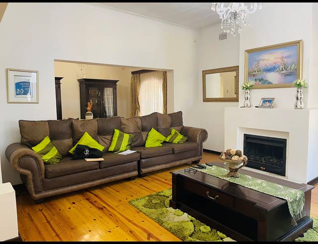 4 BEDROOM HOUSE FOR SALE IN SELECTION PARK